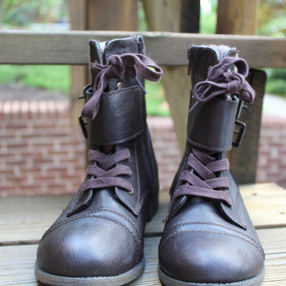 Cute Winter Boots - Picture 1 of 3